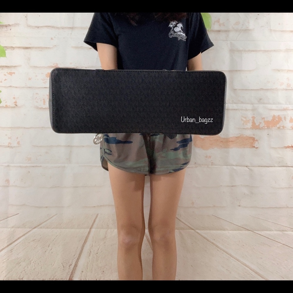 Michael Kors Sady Large Tote - Picture 4 of 8